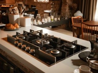 Варочные поверхности в интерьере кухни – на примере моделей Franke